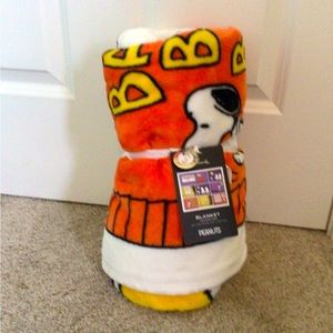 Halloween snoopy blanket